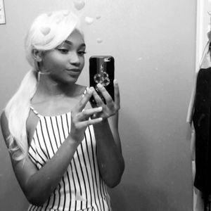 Meet your Posher, Cynthia